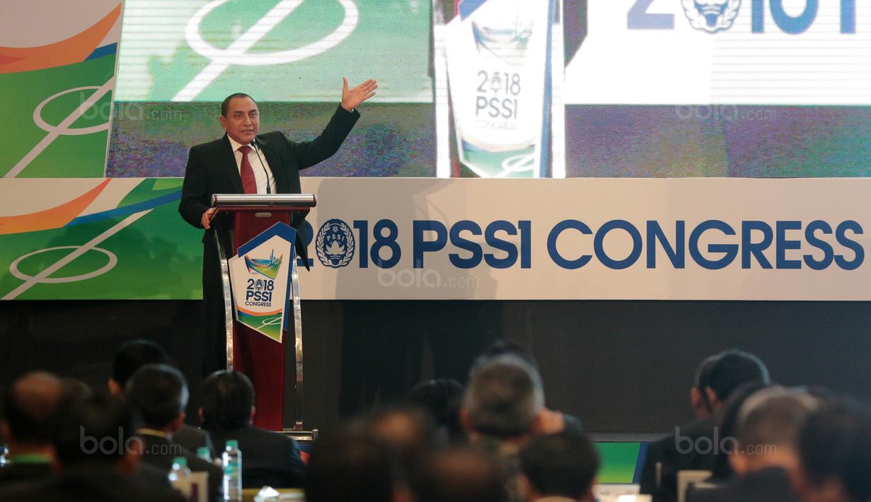 Ketua Umum PSSI, Edy Rahmayadi saat membuka Kongres Tahunan PSSI 2018 yang berlangsung di ICE BSD, Tangerang (13/1/2018). Salah satu agenda Kongres PSSI 2018 adalah revisi Statuta. (Bola.com/Nicklas Hanoatubun)