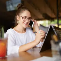 Ilustrasi perempuan berbisnis/copyrightshutterstock/Artie Medvedev