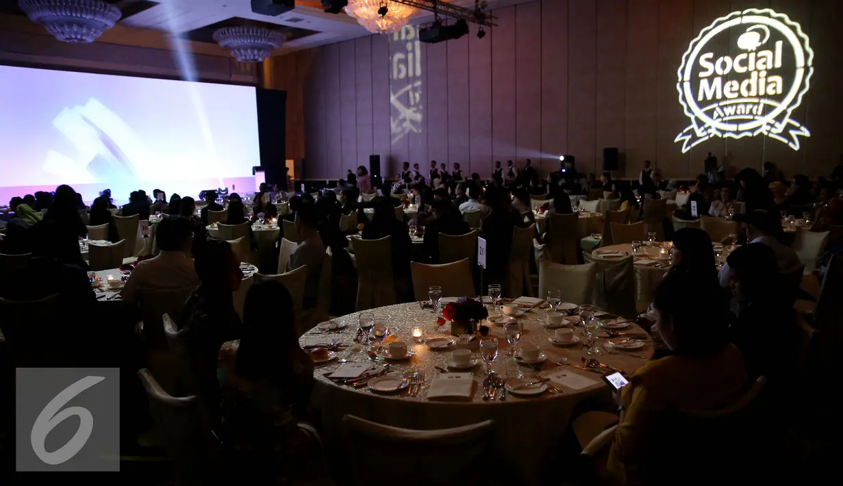 Suasana acara Penganugrahan Social Media dan Digital Marketing Awards 2016 di Hotel Mulia, Jakarta, Selasa malam (19/10). Penganugerahan ini diberikan kepada perusahaan di Indonesia yang sukses menjalankan digital campign. (Liputan6.com/Johan Tallo)