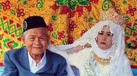 Kakek berusia satu abad nikahi gadis muda (Fauzan/Liputan6.com)