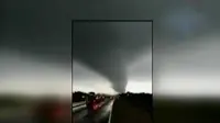VIDEO: Terjangan Tornado Tewaskan 4 Orang di Canton AS