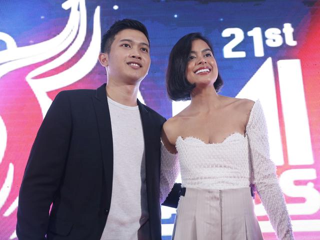Jalan Malam Dengan Kekasih Eva Celia Ditemani Sang Ayah Showbiz Liputan6 Com