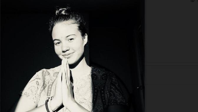 Ucapkan Selamat Idulfitri, Begini Gaya Si Cantik Portia 