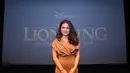 Marsha Aruan tampil begitu elegan saat hadiri gala premier Lion King. Seperti diketahui, Lion King tayang serentak hari ini, 17 Juli 2019. Dengan memakai busana berwarna oranye, pacar El, Anak Ahmad Dhani, terlihat begitu menawan (KapanLagi.com/Daniel Kampua)