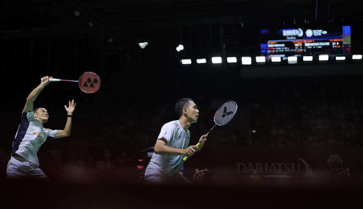 Pebulu tangkis ganda putra Indonesia, Fajar Alfian/Muhammad Shohibul Fikri saat bertanding melawan Chen Zhi Ray/Lin Yu Chieh (Taiwan) pada babak pertama Indonesia Masters 2026 di Istora Gelora Bung Karno, Senayan, Jakarta, Selasa (20/1/2026). Fajar Alfian/Muhammad Shohibul Fikri memastikan lolos ke babak kedua Indonesia Masters 2026. (Bola.com/Bagaskara Lazuardi)