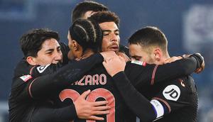 Para pemain Torino merayakan gol yang dicetak Che Adams ke gawang AS Roma pada lanjutan Coppa Italia di Stadio Olimpico Roma, Rabu (14/1/2026) dini hari WIB. (Dok, Torino)