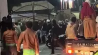 Mapolres Lumajang diserbu massa yang mengamuk hingga 18 orang diamankan polisi. (Liputan6.com/ Hermawan)