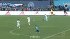 Berita video momen bek LA Galaxy, Ashley Cole, gagal mengontrol bola lalu melakukan pelanggaran yang berbuah kartu merah untuknya. This video presented by BallBall.