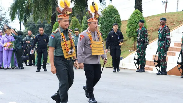 Panglima TNI Jenderal TNI Agus Subiyanto dan Kapolri Jenderal Listyo Sigit Prabowo melakukan kunjungan kerja ke Papua, Jumat (8/12/2023).