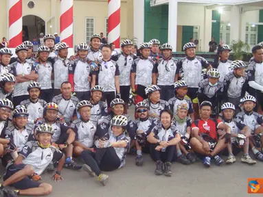 Atlet Triathlon Yonzeni-1 Mar Mengikuti Jelajah Sepeda Kompas