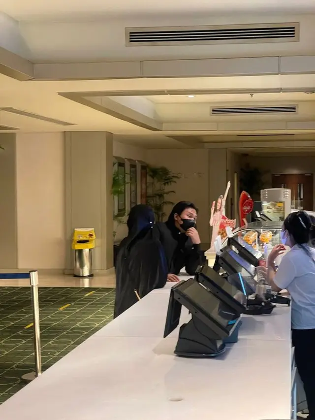 Heboh Diduga Taaruf, Ini 6 Potret Keanu Agl saat Bertemu Wanita Berhijab