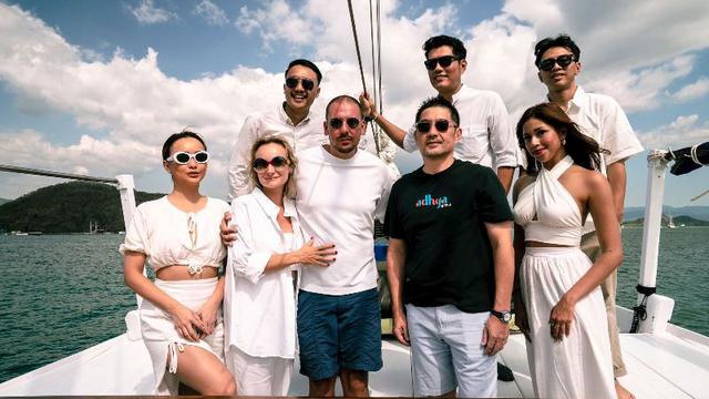 Menikmati keindahan Labuan Bajo di Provinsi Sambil Bersantai di Kapal Phinisi