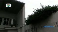 Dengan menggunakan senjata api dan senjata tajam, kawanan perampok gasak barang-barang alektronik gudang distributor. 