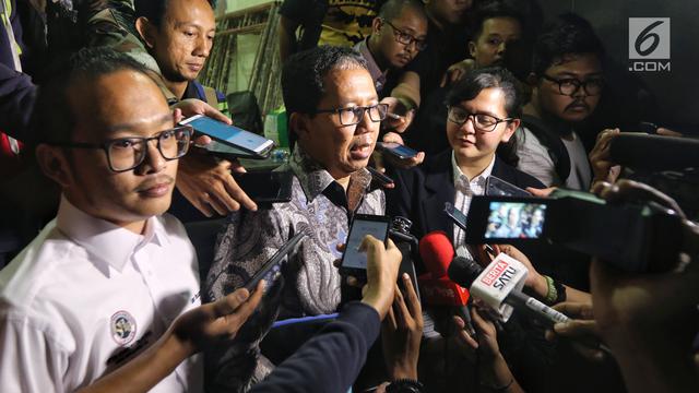 Diperiksa 11 Jam oleh Satgas, Begini Ekspresi Plt Ketua Umum PSSI