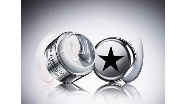 GlamGlow kembali hadir dengan melansir serum dan treatment cream yang dirkemas dalam satu produk unggulan DREAMDUO.