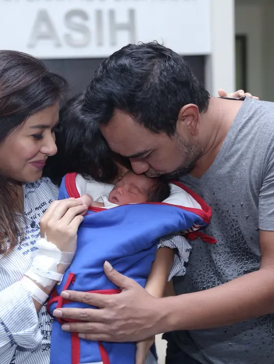 "Kalo Bambang jadi cerita tersendiri. Bambang ini pertama secara arti itu aku suka. Artinya Ksatria. Itu harus dimiliki laki-laki menurut aku," lanjut Bebi. (Galih W. Satria/Bintang.com)