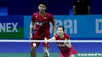 Ganda campuran Indonesia, Praveen Jordan/Debby Susanto, harus mengakui keunggulan Chris Adcock/Gabriell Adcock (Inggris) pada babak semifinal BWF Super Series Finals 2016 di Dubai, UEA, Sabtu (17/12/2016). (PBSI)