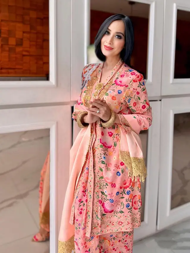 Potret Diah Permatasari kenakan busana Kartini Day(Sumber: Instagram/@dps_diahpermatasari)