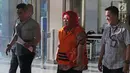 Tersangka Panitera PN Tangerang, Tuti Atika seusai menjalani pemeriksaan di gedung KPK, Jakarta, Senin (2/4). Tuti diperiksa terkait kasus dugaan suap penanganan putusan perkara di PN Tangerang. (Liputan6.com/Herman Zakharia)