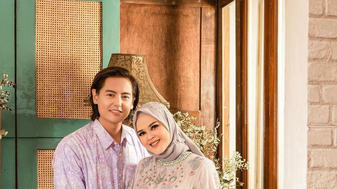 7 Gaya Maternity Shoot Cut Meyriska dan Roger Danuarta, Memukau dengan Busana Etnik