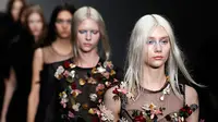 Menengok Gemerlapnya London Fashion Week 2014