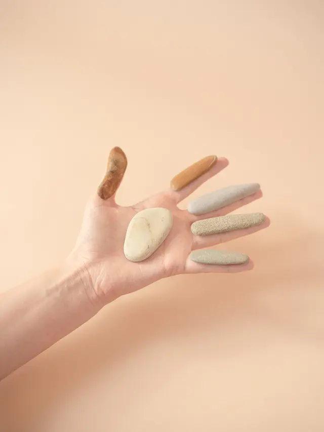 Punya Kebiasaan Aneh, Pria asal India Ini Makan Batu Selama 12 Tahun