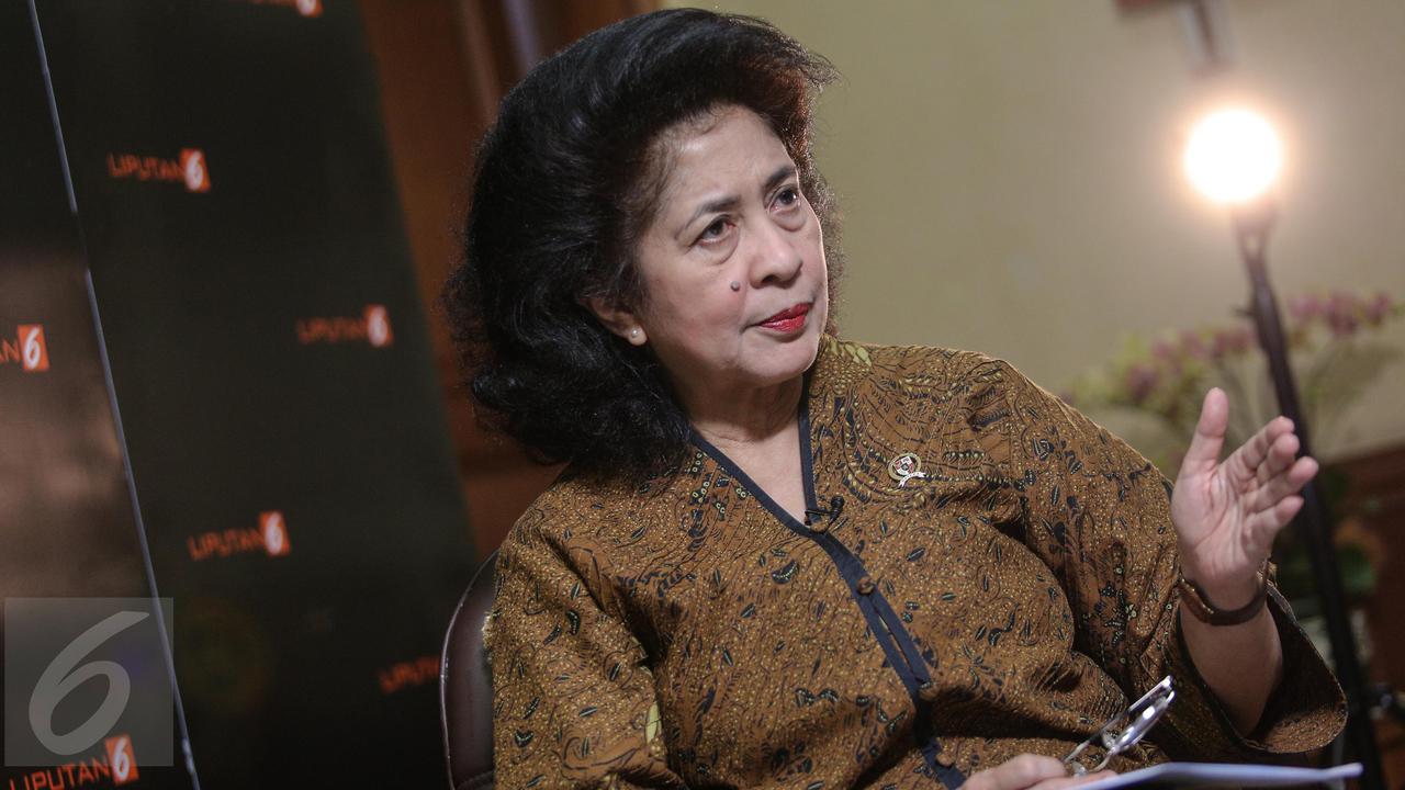 20150630-Curhatan Menkes Nila Moeloek Kepada Liputan6.com-Jakarta-Nila F Moeloek 3