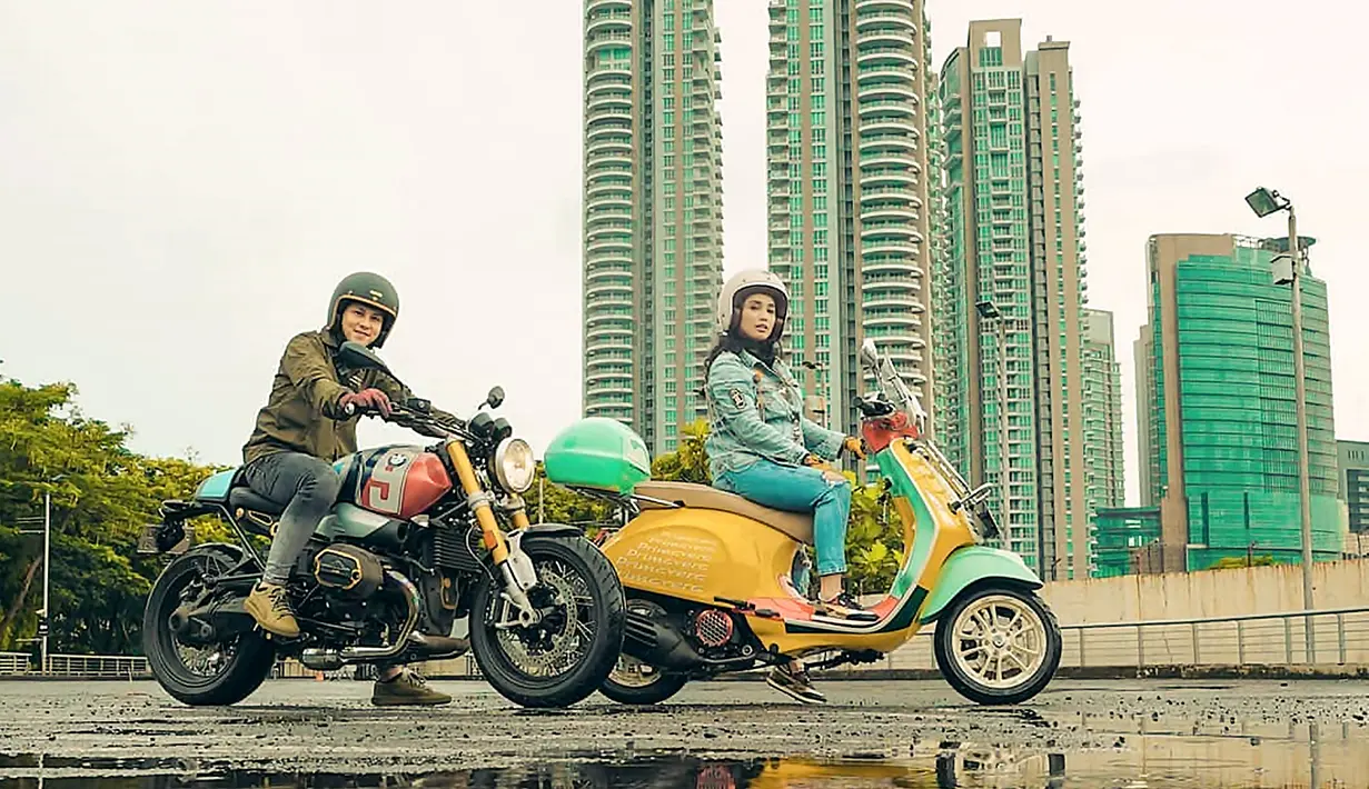 Sebenarnya bukan masalah untuk beli motor. Namun Ussy memiliki alasan yang panjang dan trauma terhadap motor. Alhasil motor yang dulu sempat dibeli hanya bertahan beberapa bulan karena jarang diapakai dan akhirnya dijual. (Liputan6.com/IG/ussypratama)