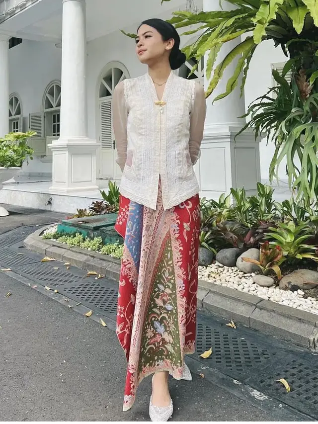 Inspirasi Eksplorasi Kebaya untuk Tampilan Lebih Stylish.