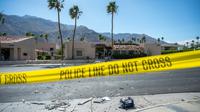 Saksi mata mengatakan kepada media lokal bahwa mereka telah melihat sisa-sisa jasad manusia di dekat klinik American Reproductive Centers di California, AS setelah ledakan bom. (Gabriel Osorio / AFP)