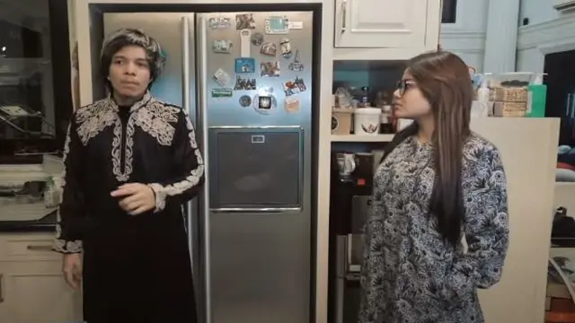 6 Potret Atta Halilintar Sahur Bareng Aurel Hermansyah, Sibuk Masak Telur Dadar