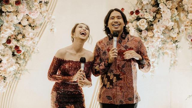 6 Momen Pertunangan Joshua Suherman dan Clairine Clay, Tepat di Hari Ulang Tahun