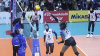 Duel Bandung BJB Tandamata versus Jakarta Pertamina Fastron dalam seri kedua putaran pertama PLN Mobile Proliga 2023 yang digelar di Gor Satria, Purwokerto, Kamis (12/1/2023). Bandung BJB Tandamata kalah 1-3 dalam laga tersebut. (Ist)