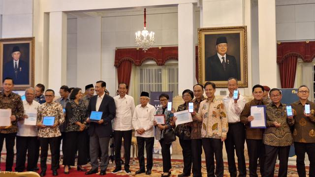 Jokowi dan Para Menteri Kabinet Lapor Pajak Tahunan di Istana