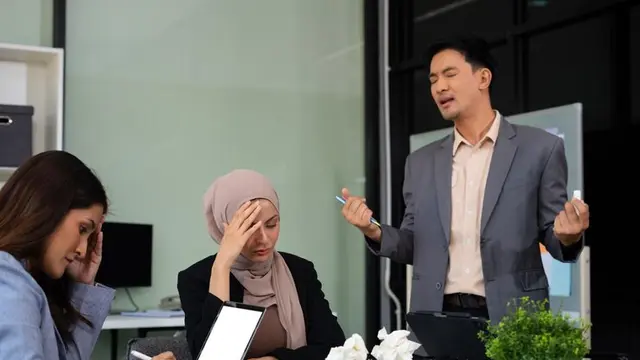 Ilustrasi bergosip di kantor/freepik.com/Dragana Stock