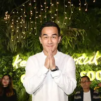 "Saya lihat film, lebih ke kalau saya baca scriptnya jatuh cinta ya saya jatuh cinta. Kadang-kadang kita ga bisa jelasin. Seperti kayak kita mencintai seseorang. Di film SKUT ini saya baca lalu saya jatuh cinta," tuturnya. (Adrian Putra/Bintang.com)