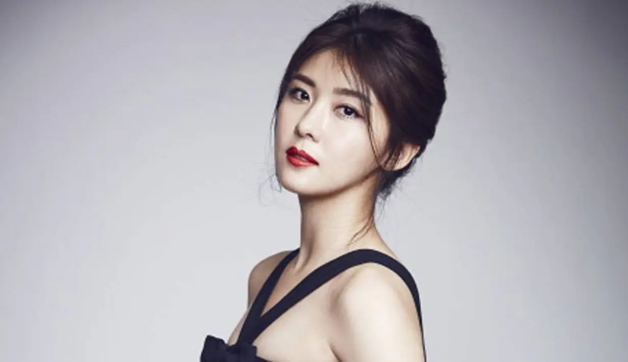 Bagi penikmat drama Korea, mungkin sudah tak asing lagi dengan nama Ha Ji Won. Untuk setiap episode yang ia mainkan, Ha Ji Won mendapat bayaran Rp 570 juta. (foto: Allkpop.com)