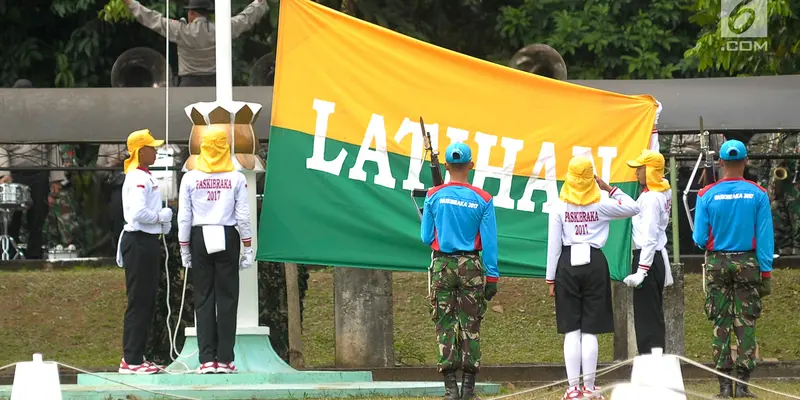 Calon Paskibraka 2017 Jalani Latihan Gabungan Bersama Paspampres