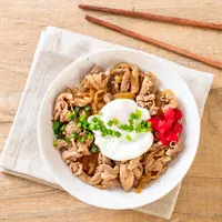 ilustrasi tumis ayam/gowithstock/Shutterstock