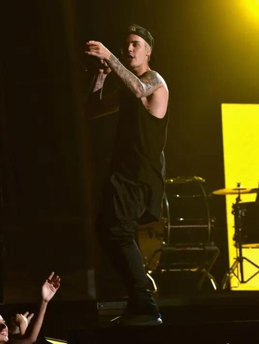 Membatalkan tur konser keliling dunianya, Justin mengungkapkan alasan di balik semuanya. Lewat media sosial, Justin mengunggah sebuah foto berupa kalimat yang menyatakan alasan batalnya konser itu. (AFP/LARRY BUSACCA)