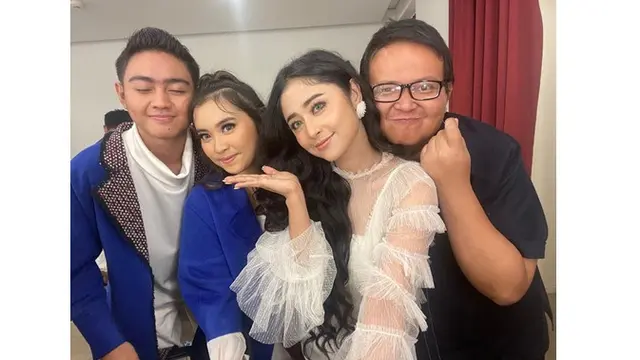 Makin Mesra, Ini 6 Potret Lebby Wilayati dan Marvin Teguh yang Curi Perhatian