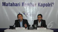 Lingkaran Survei Indonesia (LSI) memaparkan hasil survey terkait polemik Kapolri di Kantor LSI Jakarta, Selasa (20/1//2015). (Liputan6.com/Herman Zakharia)