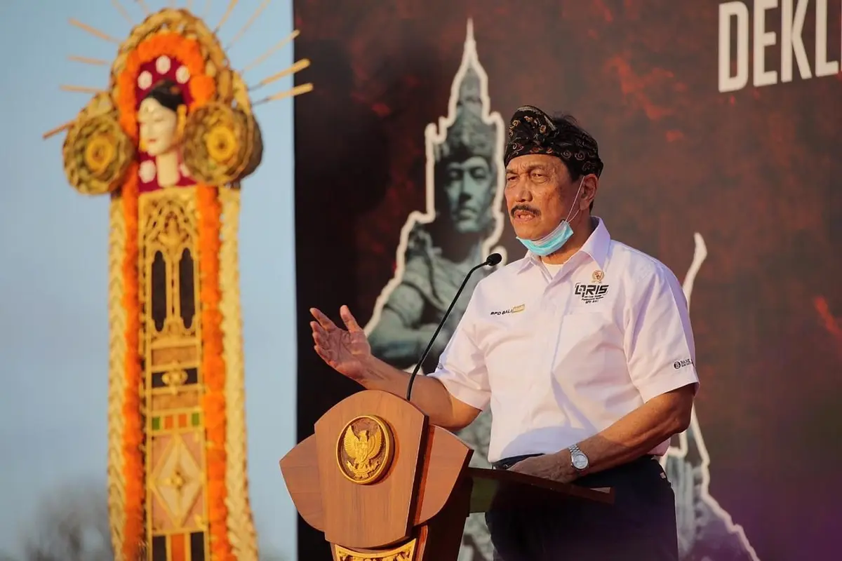 Menko Kemaritiman dan Investasi, Luhut Binsar Pandjaitan meresmikan Program Digitalisasi Pariwisata Berbasis Quick Response Code Indonesian Standard (QRIS). (Dok Kemenko Marves)