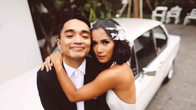 7 Potret Kemesraan Dipha Barus dan Istri Jalani Satu Tahun Pernikahan