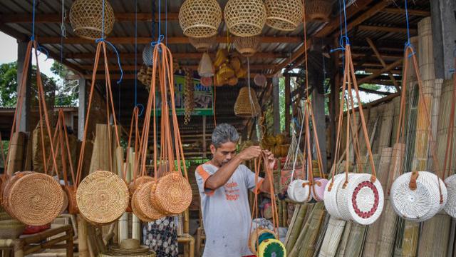 Ilustrasi oleh-oleh, buah pariwisata