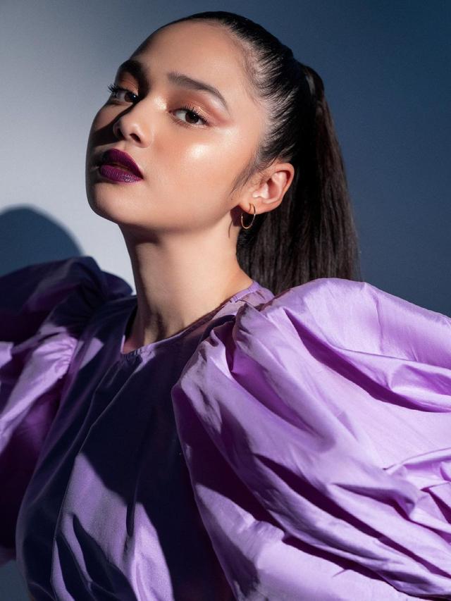 Gaya Syifa Hadju Dalam Pemotretan Bertajuk 'Violet Poison', Tampil Menawan. (Sumber: Instagram/winstongomez)