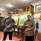 Calon wakil presiden (cawapres) nomor urut 2, Gibran Rakabuming Raka bertemu dengan Ketua Majelis Tinggi Partai Demokrat Susilo Bambang Yudhoyono (SBY) di kediaman SBY, di Cikeas, Bogor, Jawa Barat, Senin (5/2) pagi (Istimewa)