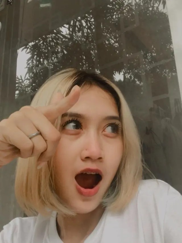 6 Potret Istri dari Cowok Viral 'Ganteng Doang Jemput Depan Gang'