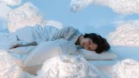Tidur Posisi Log. Posisi Tidur Ini Bisa Ungkap Kepribadian Sosialmu (foto Ron Lach di pexels)