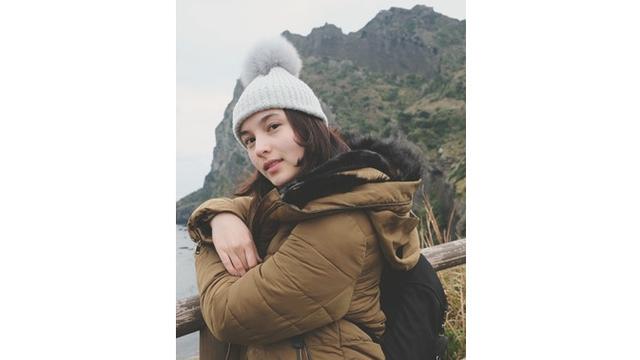 7 Gaya Chelsea Islan Tanpa Makeup, Tetap Memesona